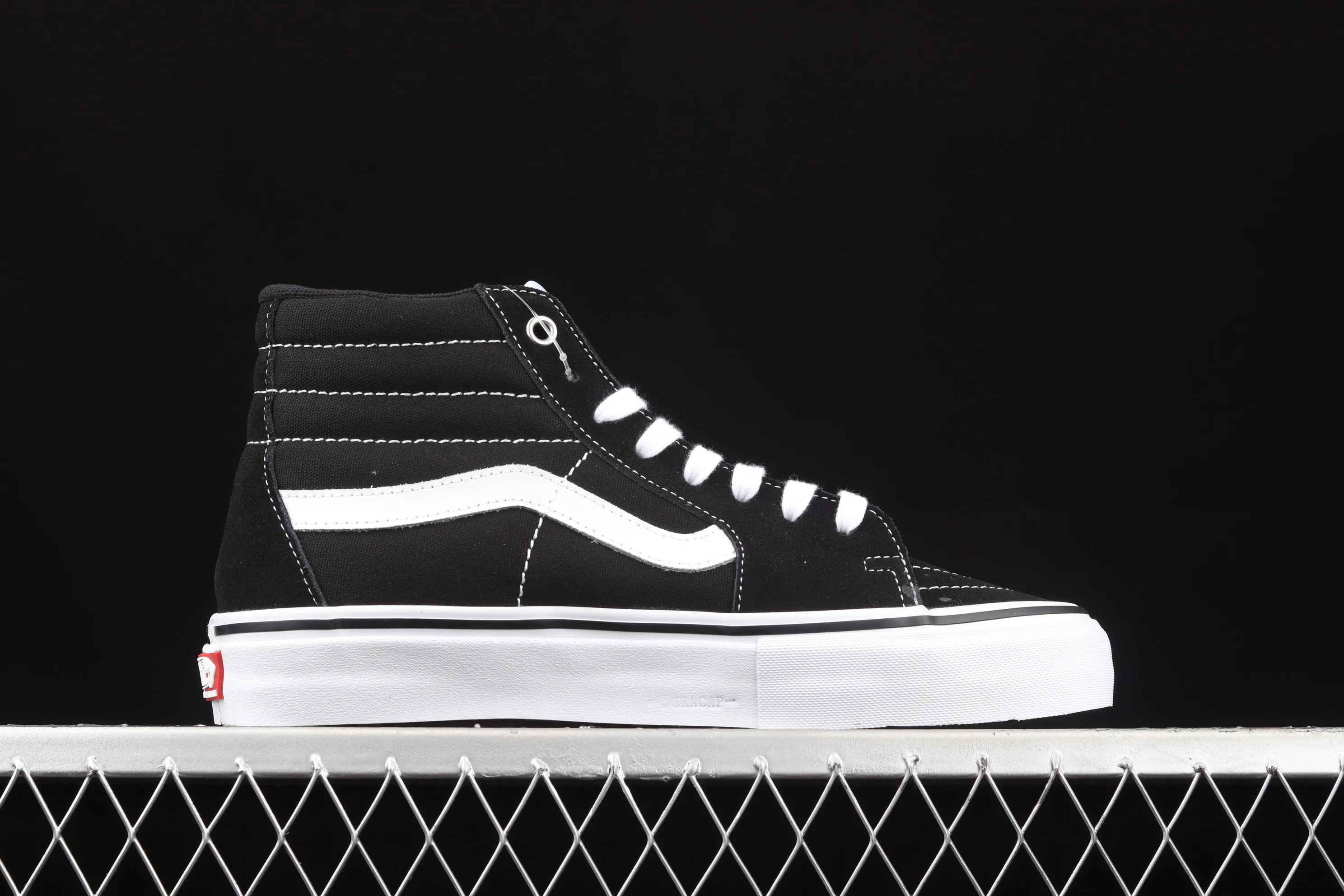 All categories Vans Vans series Vans Mid Vans China Vans Sk8-Hi Vans black side checkerboard professional skateboard shoes VN0A5FCCY28